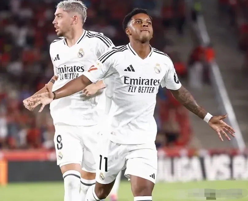 中场组织流畅，节奏稳步提升(中场组织能力)